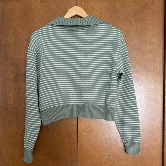 Universal Thread Striped Sweater - Picture 4 of 4